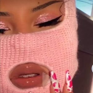 Meet your Posher, Nina